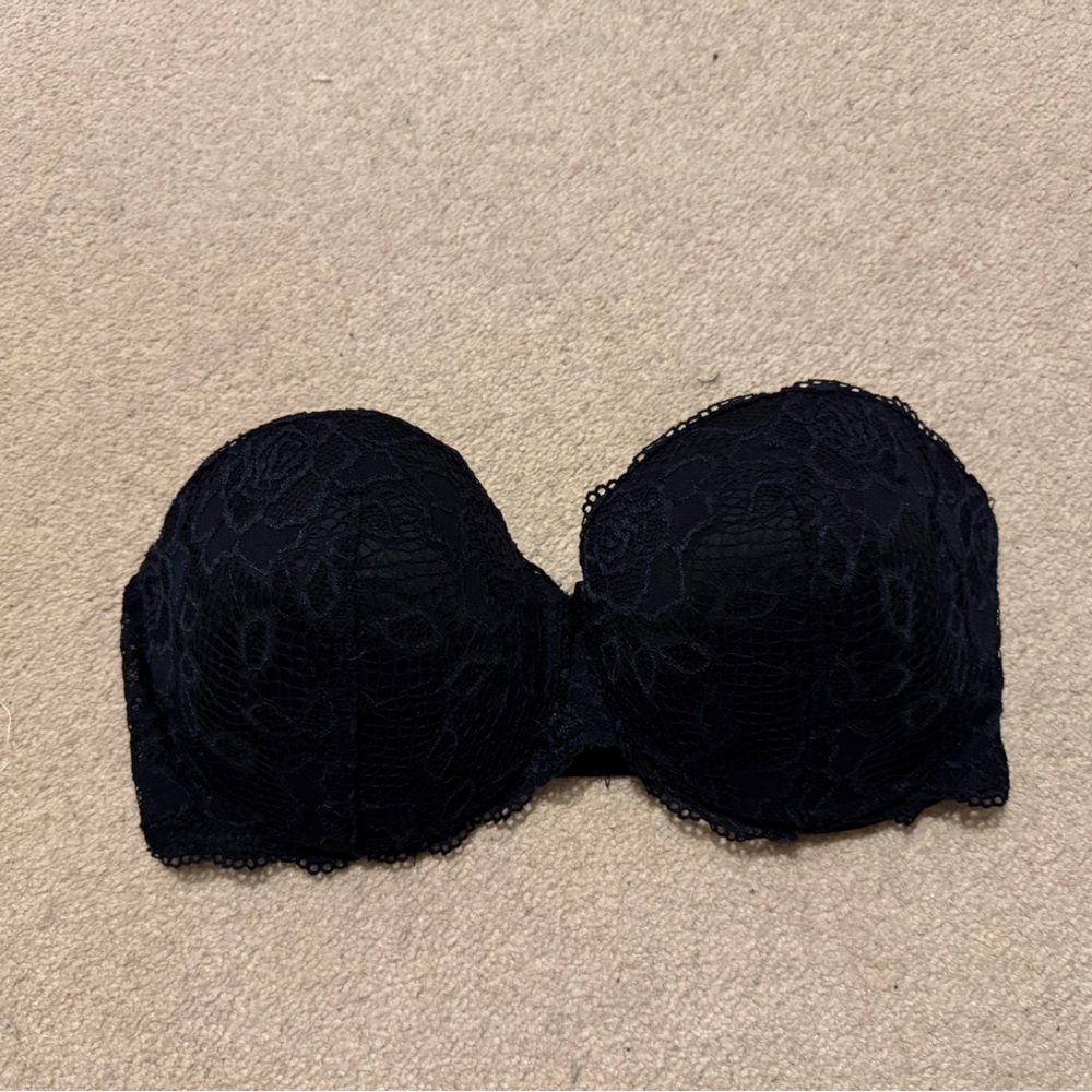 La Vie En Rose Strapless Bra